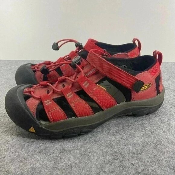 kEEN Big Kids' Newport H2 Waterproof Sandals in Ribbon Red Big Kids Size 6 - Picture 1 of 12